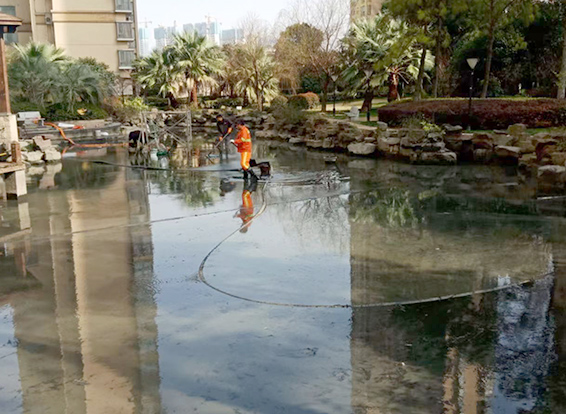 阳山景观池淤泥清理